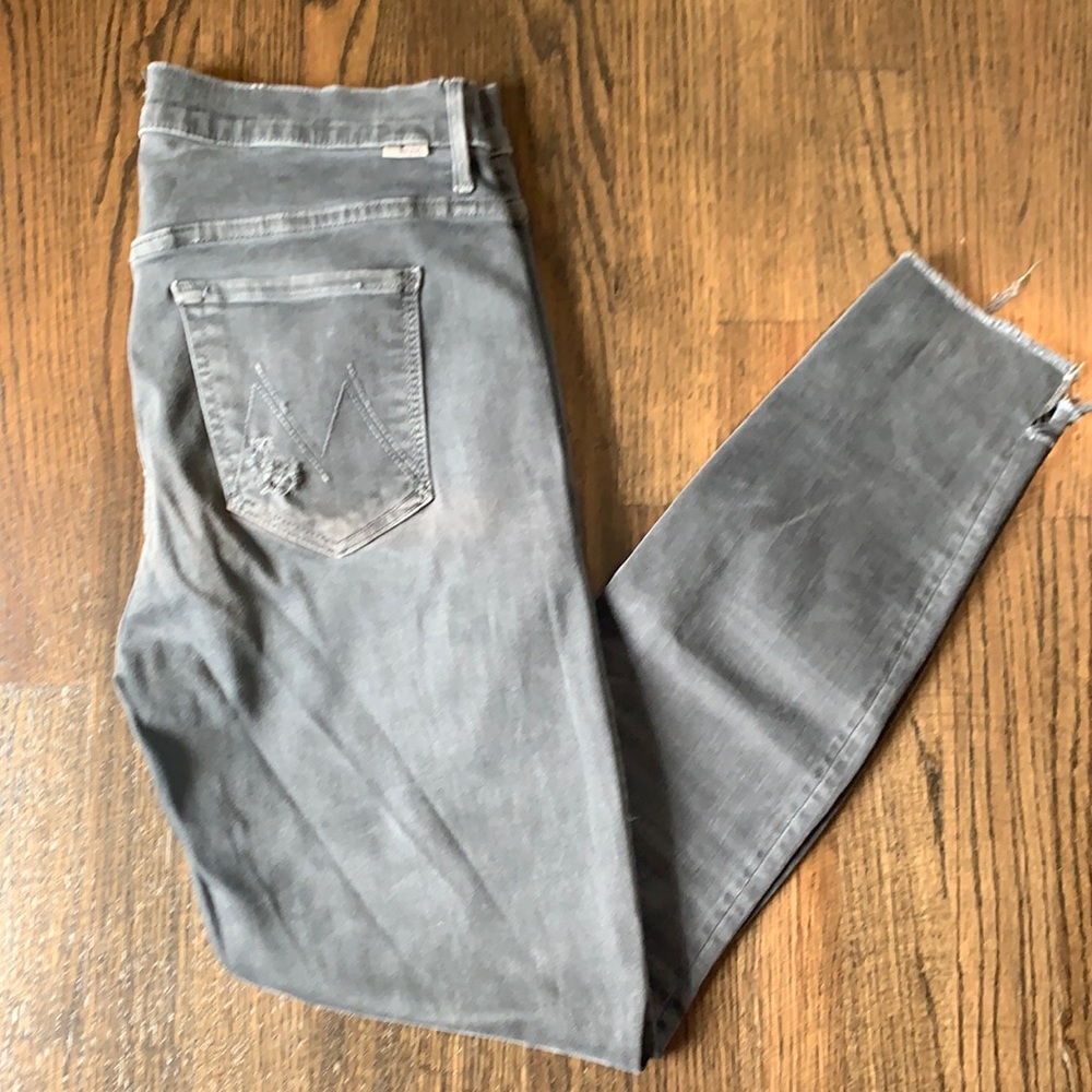 Mother stunner zip ankle fray faded black jean, size 28